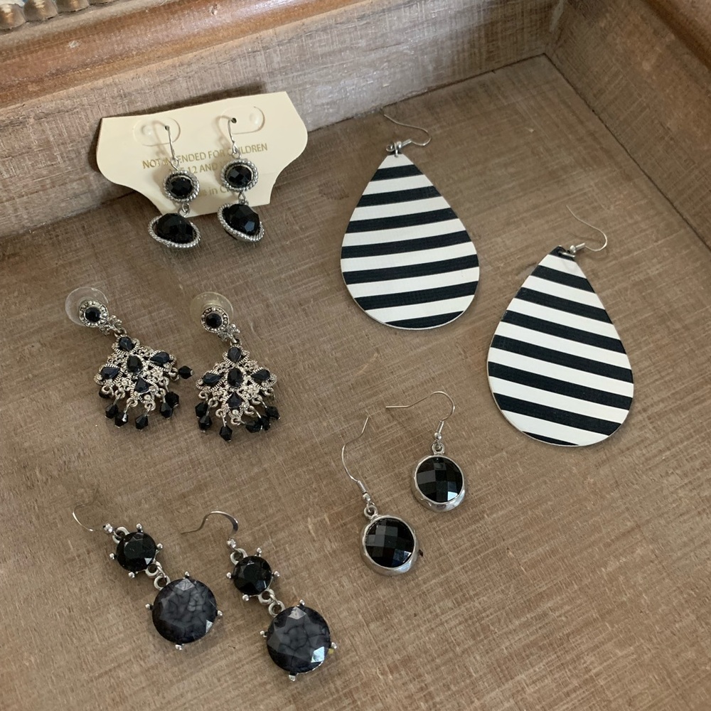 🖤 Lot of Black Earrings 🖤